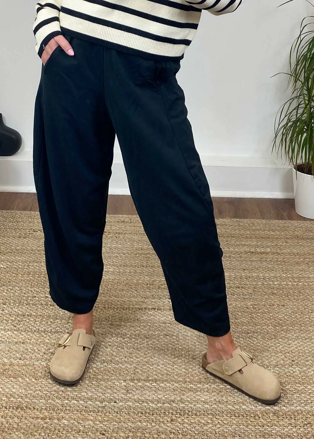 Aspen Jersey Barrel Pants in Black