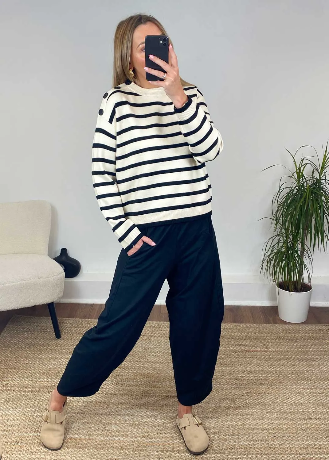 Aspen Jersey Barrel Pants in Black
