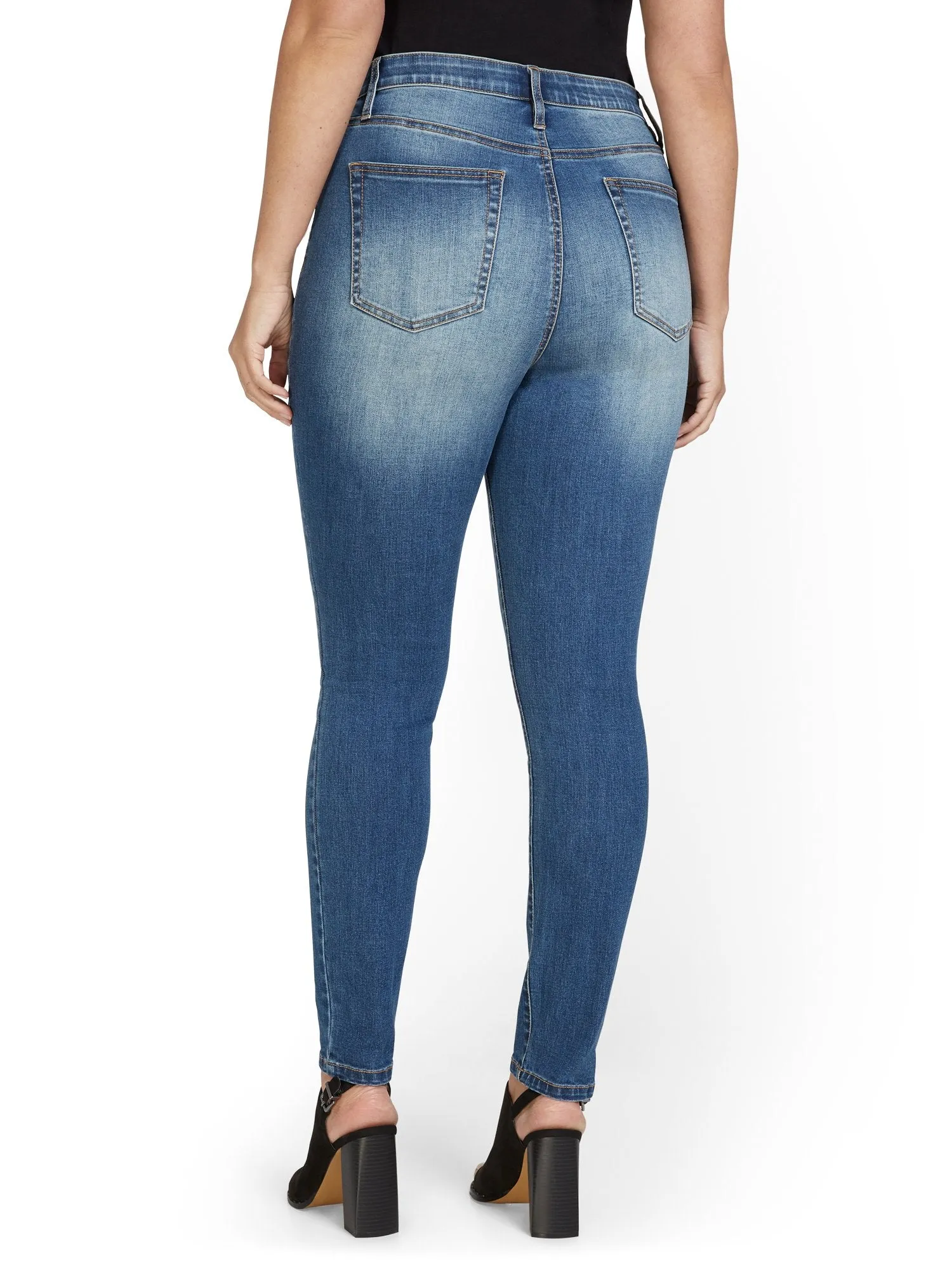 High-Waisted Curvy Essential Skinny Jeans - Orchard Wash