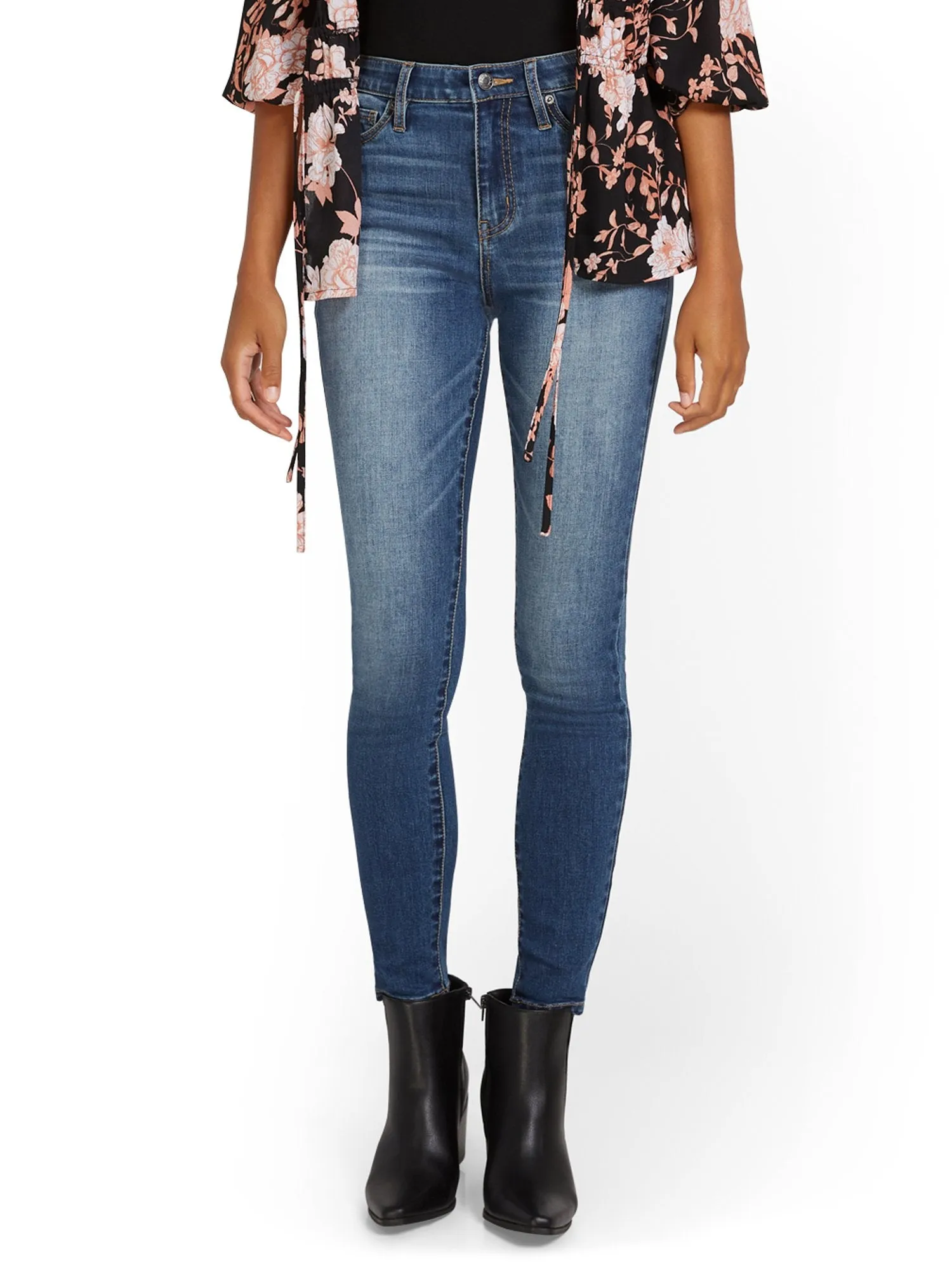 High-Waisted Curvy Essential Skinny Jeans - Orchard Wash