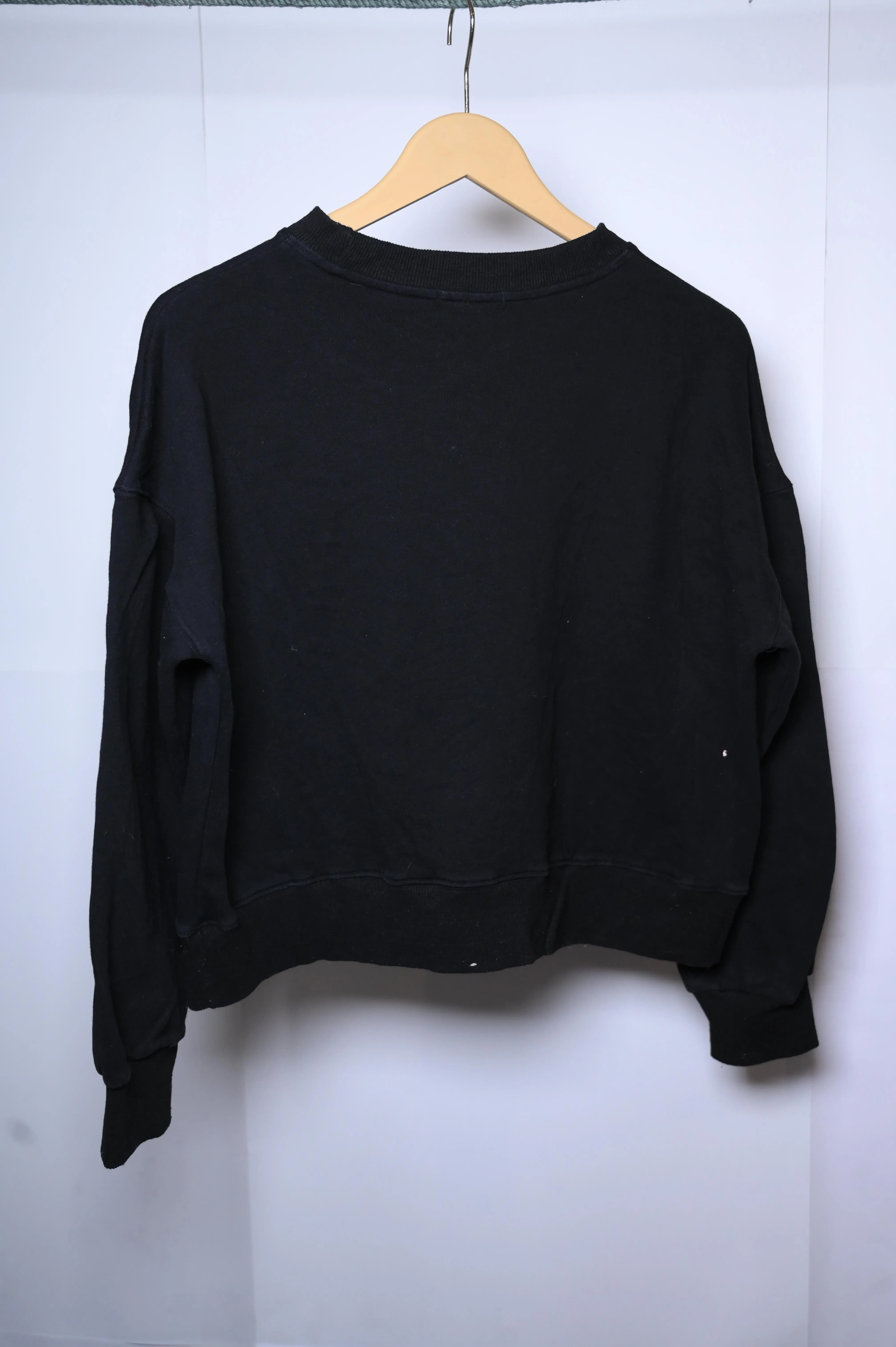 Kivenst Black Sweatshirt - Medium