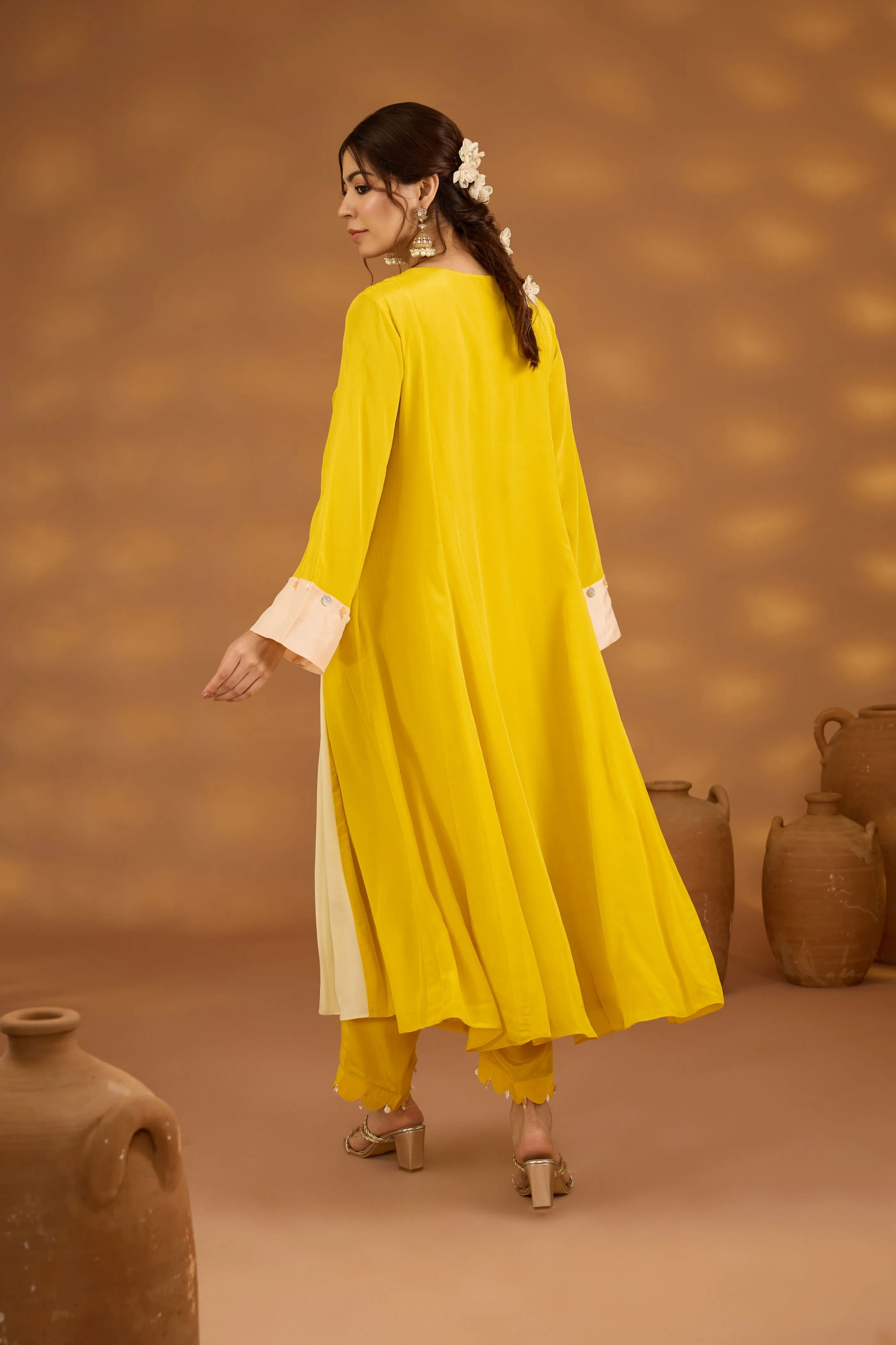 Sunehri Kurta Set